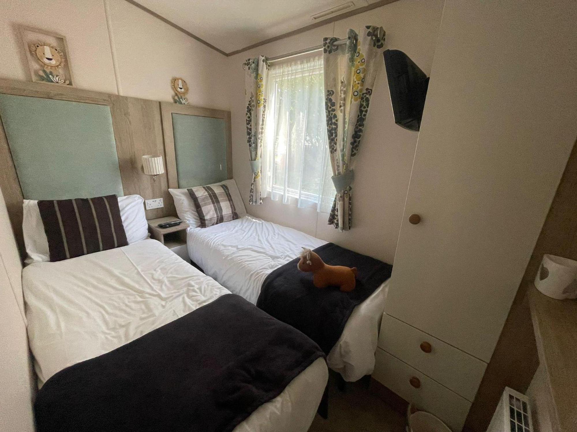 Homely Caravan At Manor Park, Nearby Hunstanton Beach In Norfolk Ref 23039T Exterior foto